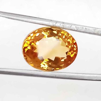 Yellow Topaz 5.58 Carat / 6.02 Ratti Yellow Topaz 5.58 Carat / 6.02 Ratti
