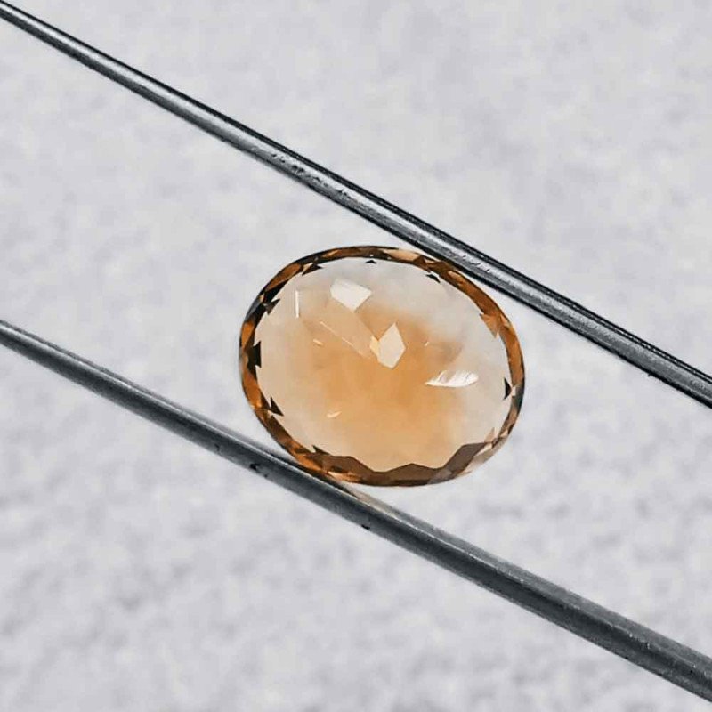 Yellow Topaz 5.14 Carat / 5.55 Ratti