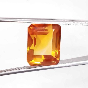 Yellow Topaz 7.38 Carat / 7.97 Ratti Yellow Topaz 7.38 Carat / 7.97 Ratti