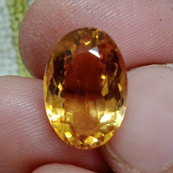Yellow Topaz 8.00 Carat / 8.64 Ratti Yellow Topaz 8.00 Carat / 8.64 Ratti
